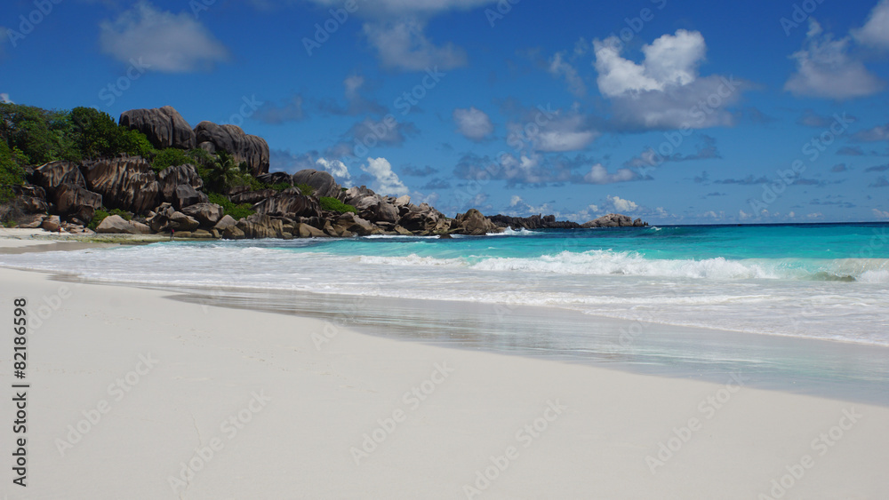 Obraz premium granite rocks on grand anse