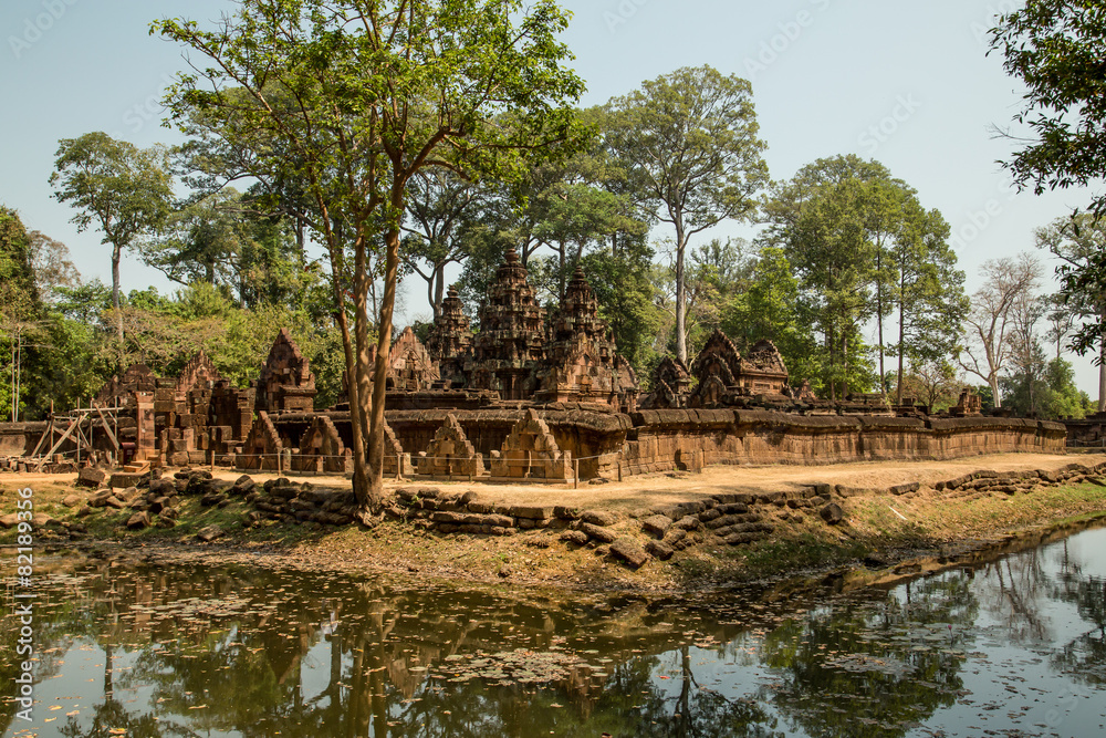 Banteay Srei overview with water Banteay Srei overview with water