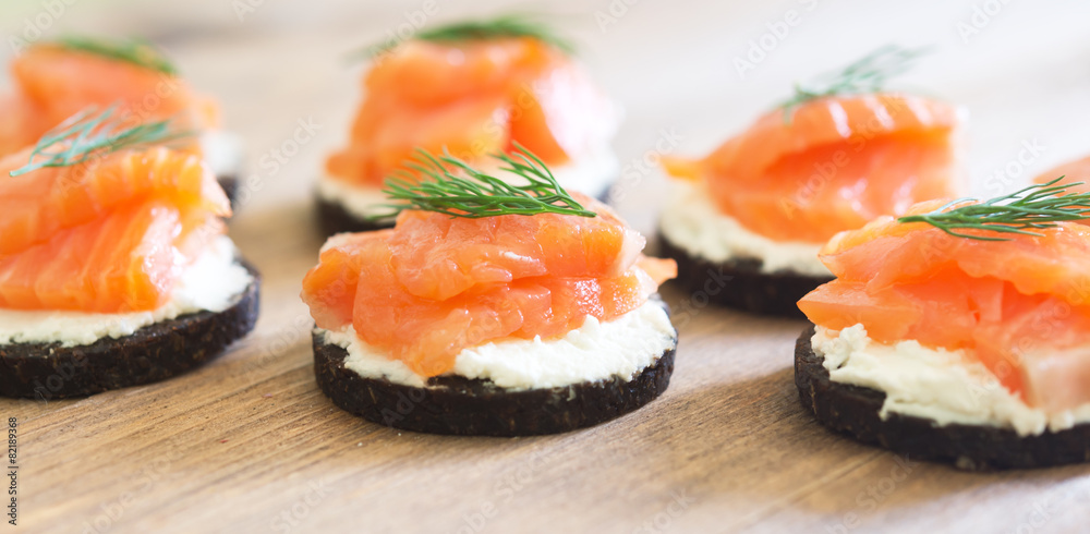 canapes canapes