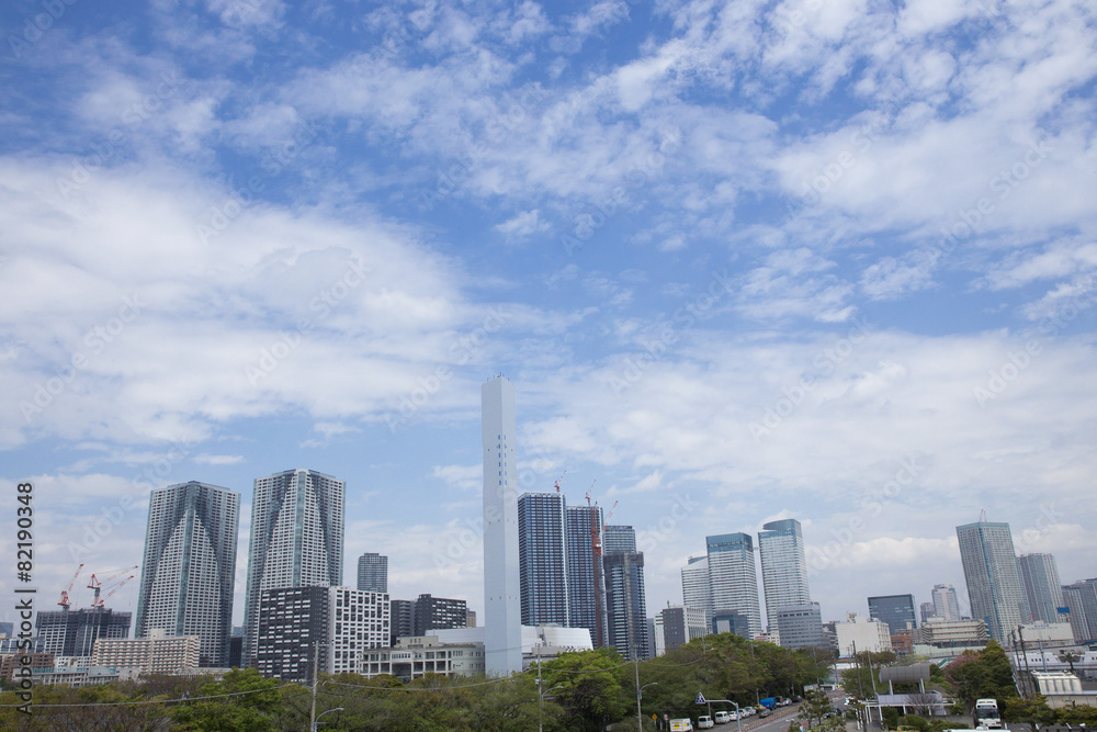開発が進む東京ベイエリア（建設中の高層ビルとマンション）