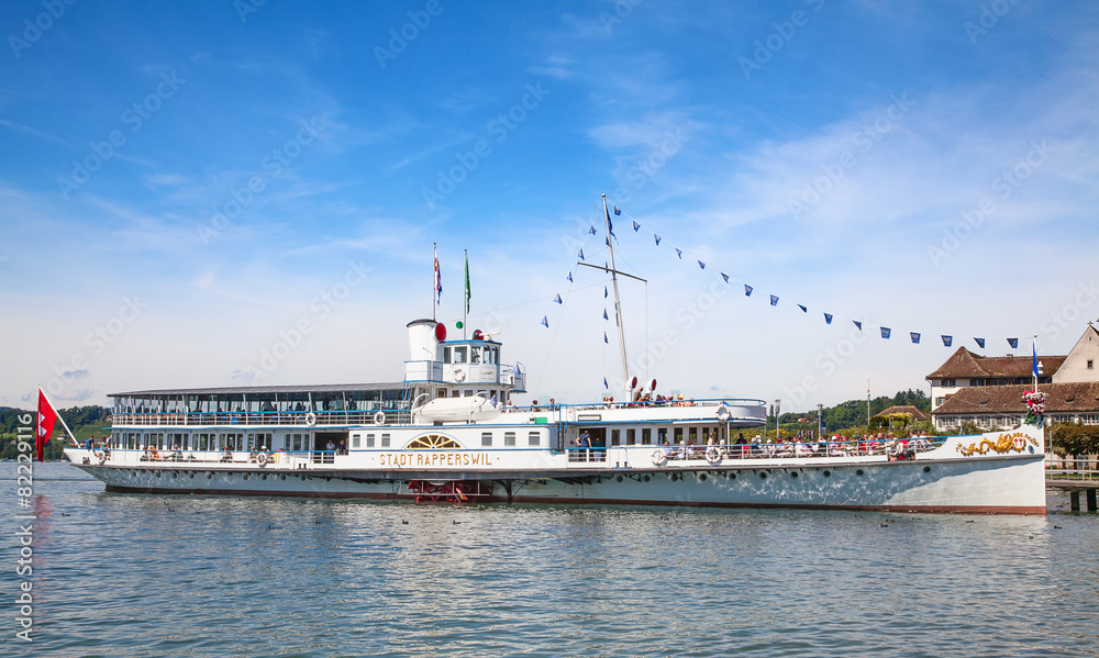 Steamboat cruise