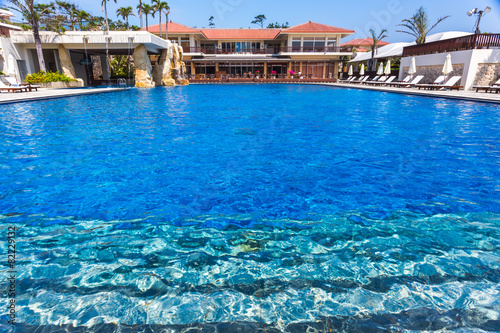 豪華南国リゾートホテルのプール