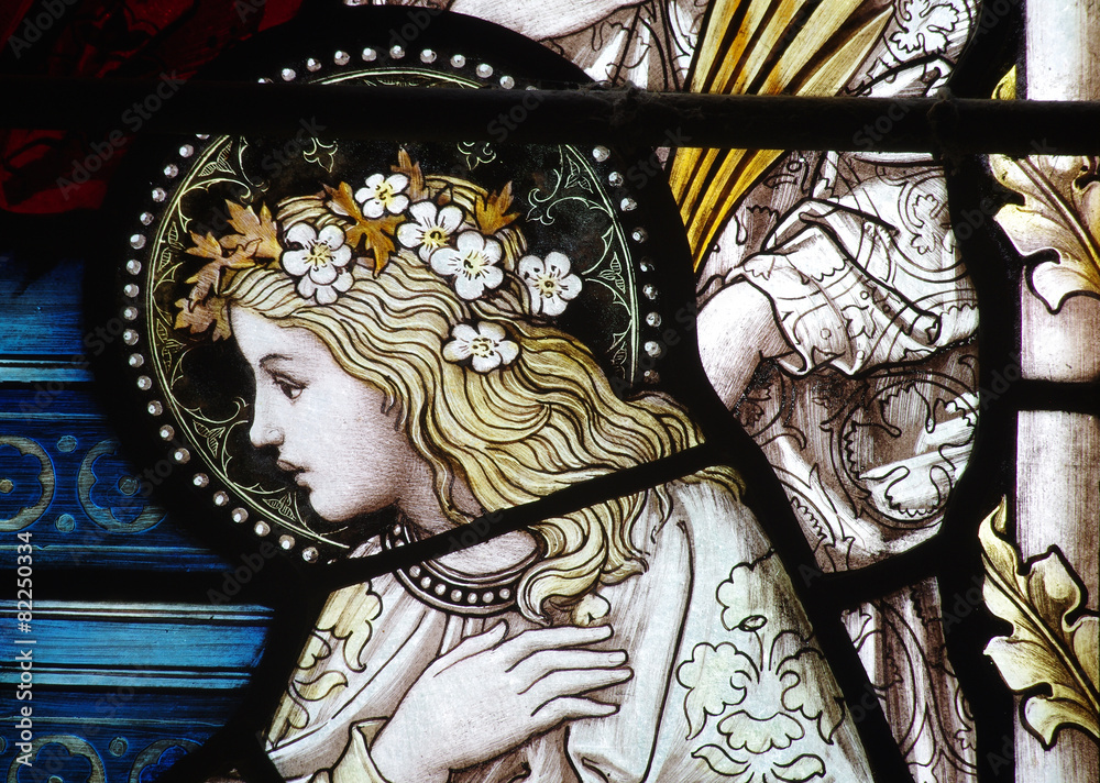 Obraz premium Girl with flowers in her hair (stained glass)