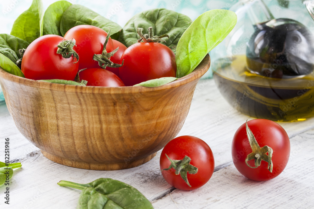 Red Tomatoes and Spinach Red Tomatoes and Spinach