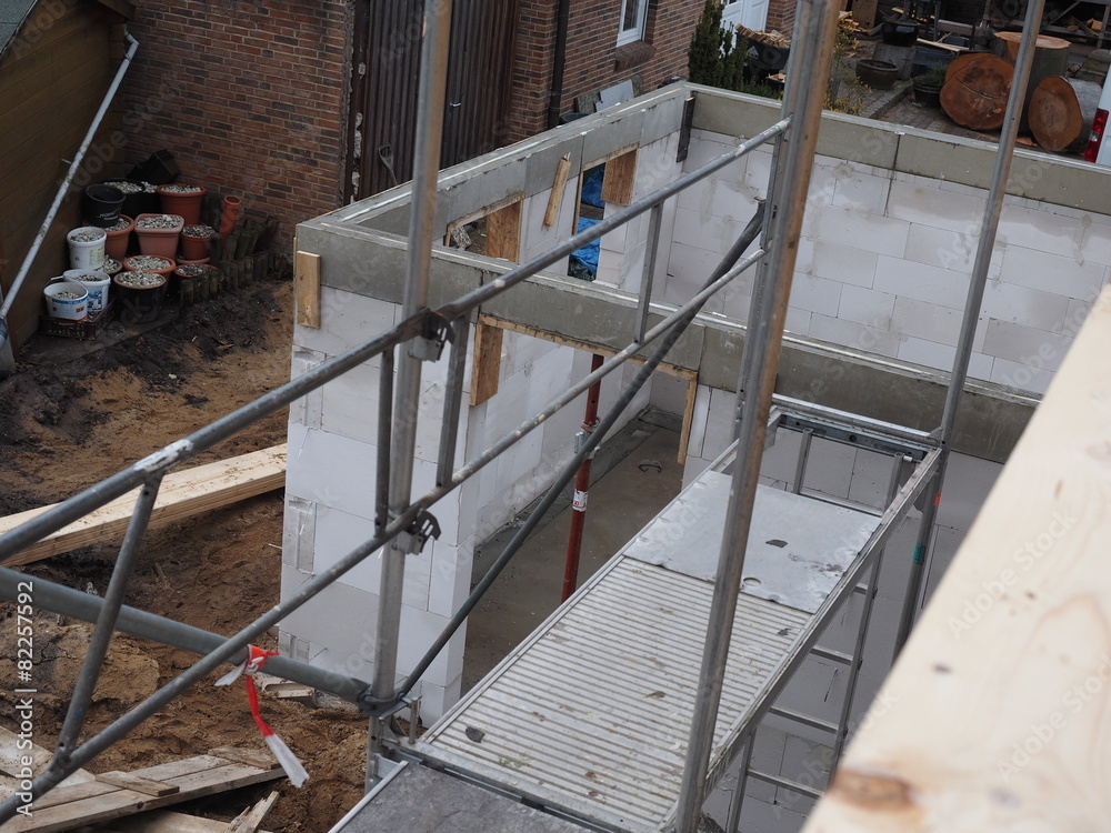 Obraz premium Blick auf einen Neubau