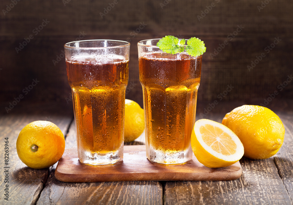 glasses of ice tea with mint and lemon glasses of ice tea with mint and lemon