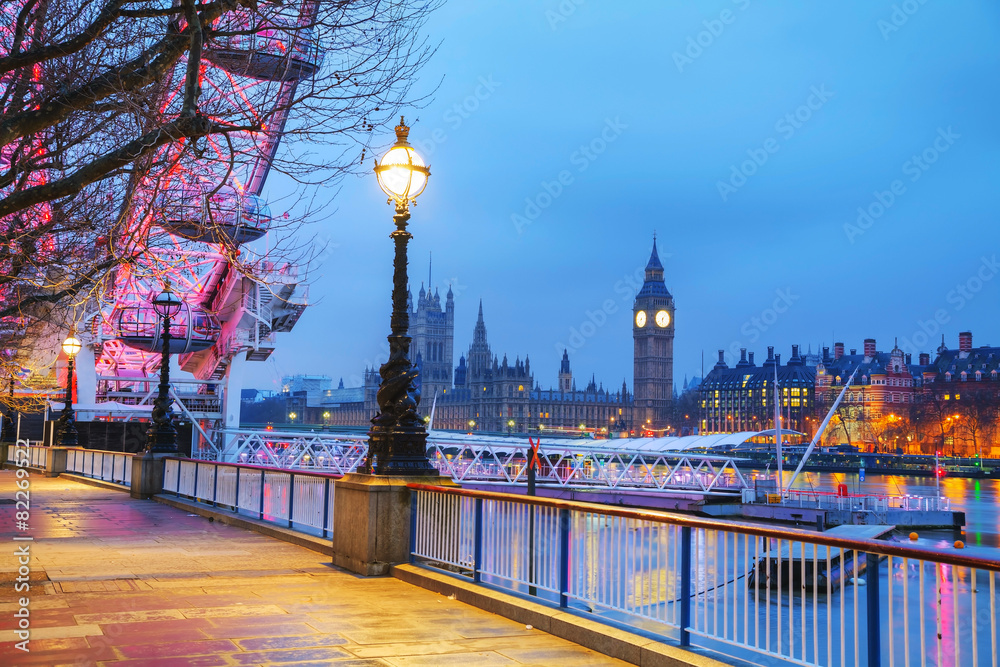 Overview of London with the Clock tower early in the morning