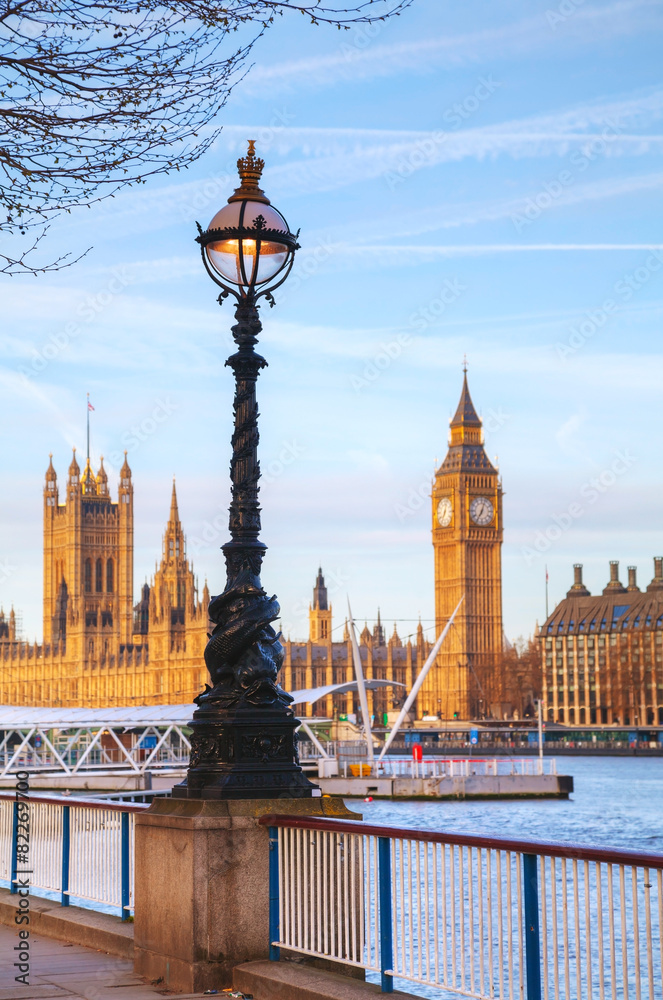 Overview of London with the Clock tower early in the morning