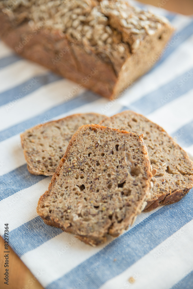 Frisches Vollkornbrot 