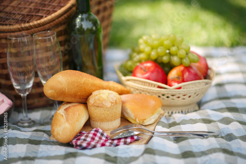 Food for outdoor picnic