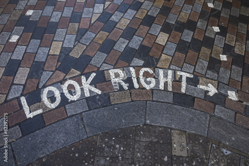 LOOK RIGHT photo