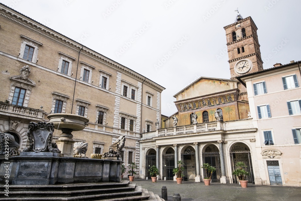 Piazza di Santa Maria in Trastevere - Roma