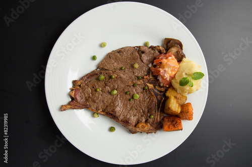 beef steak © FAMILY STOCK