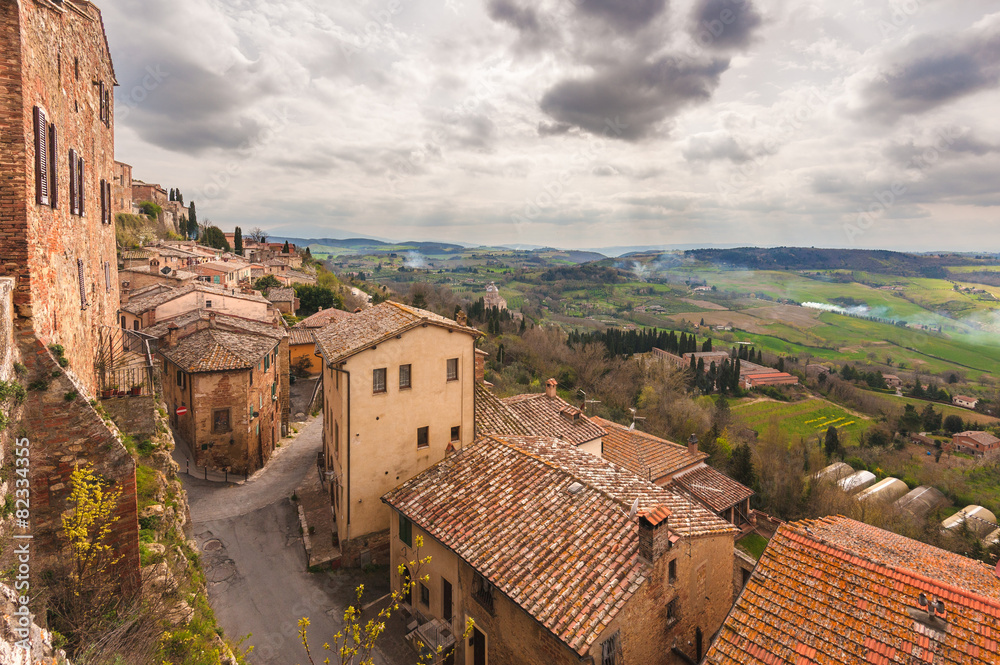 Narrow and winding streets of the small town of Tuscany, Montepu