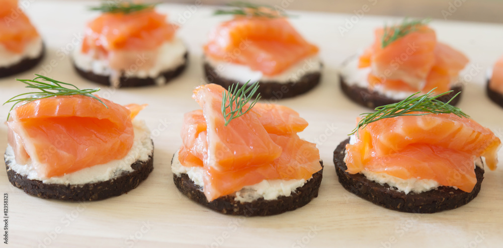 canapes canapes