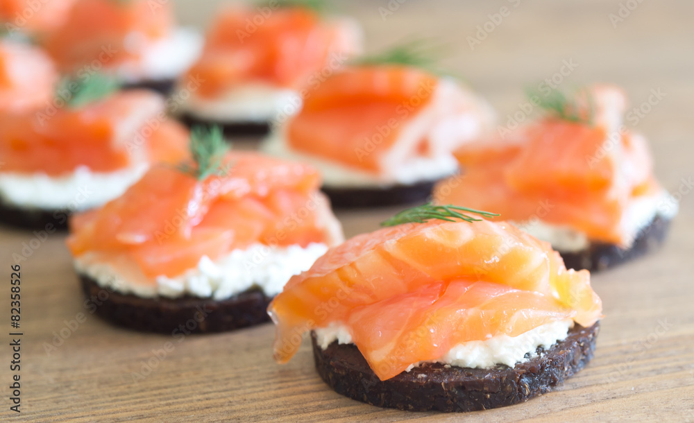 canapes canapes