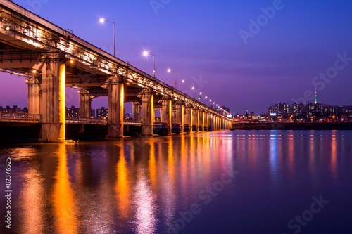 Rainbow fountain show at Banpo Bridge in Seoul, South Korea. © tawatchai1990