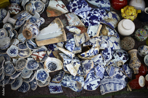 Wall Mural Broken vases