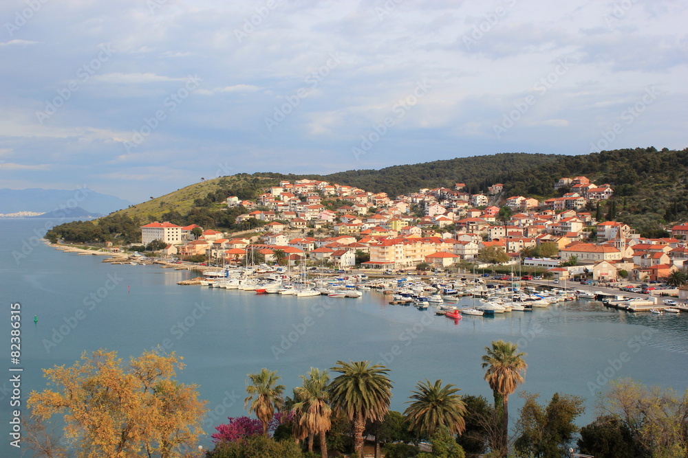 Die Stadt Trogir in Dalmatien aus der Vogelperspektive