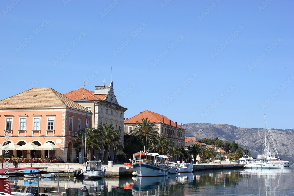 Der Hafen der Stadt Stari Grad auf der Insel Hvar (Dalmatien) Der Hafen der Stadt Stari Grad auf der Insel Hvar (Dalmatien)