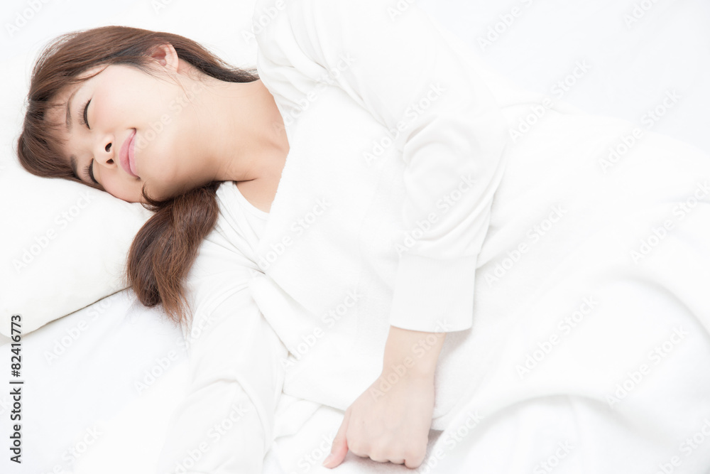 眠る女性 眠る女性