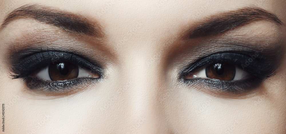 Fototapeta premium brown eyes