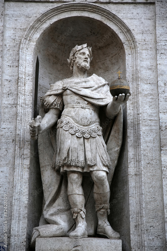 Naklejka premium statue di Carlo Magno in Rome, Italy