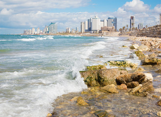 Acrylglasbilder Stadt am Wasser Küste von Tel Aviv am Mittelmeer  © Renáta Sedmáková