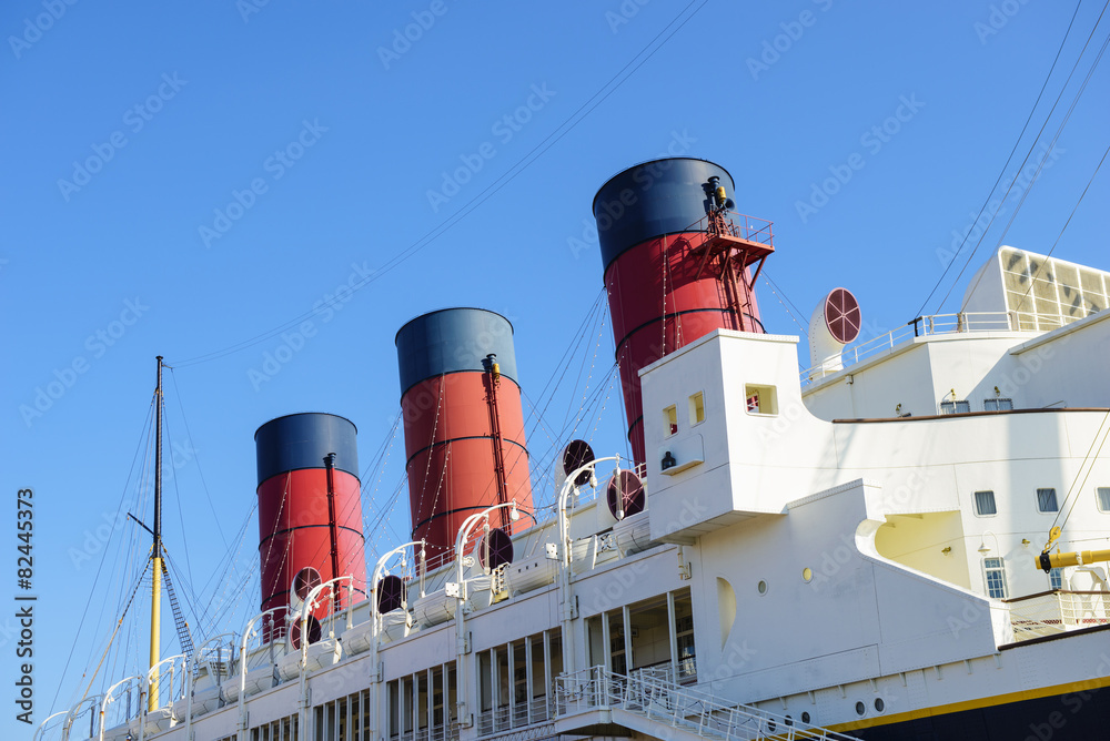 Obraz premium Cruise ship