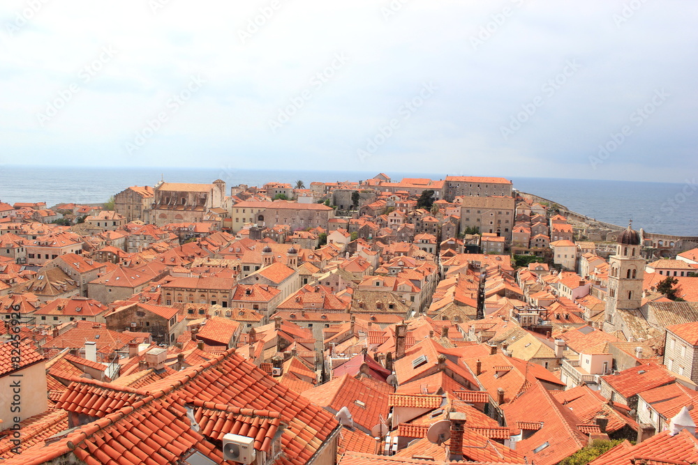 Die Dächerlandschaft der Altstadt von Dubrovnik (Kroatien)