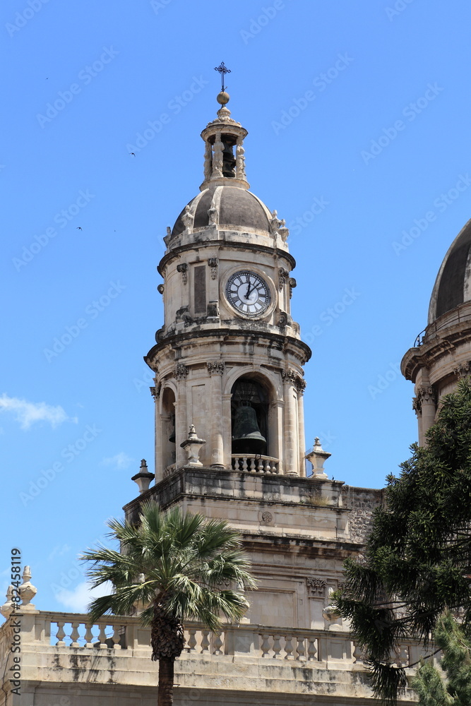 Cattedrale di Catania - Campanile con orologio