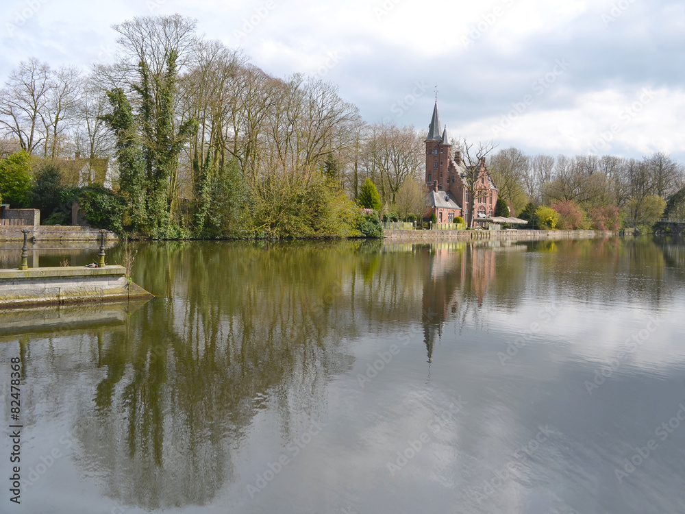 Bruges , reflets dans le lac d'Amour  (Minwater )