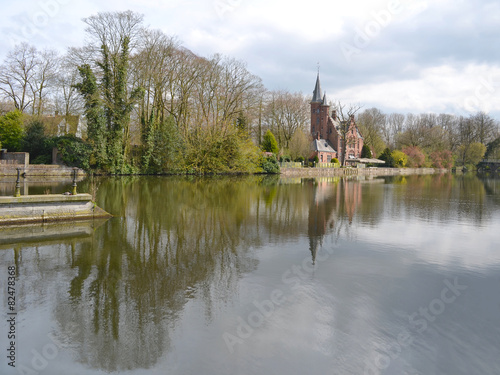 Bruges , reflets dans le lac d'Amour  (Minwater )