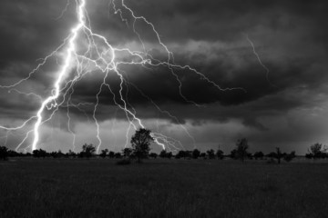 Keuken achterwand Onweer Zomerstorm met donder en regen  © Solid photos