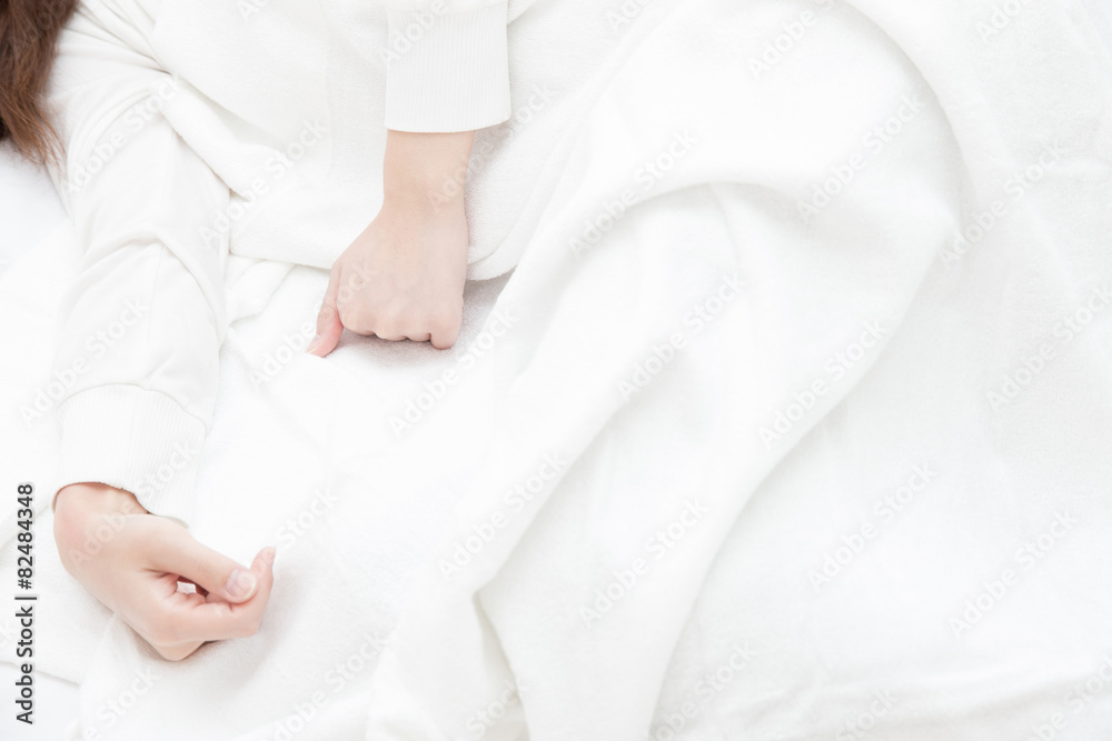 眠る女性 眠る女性