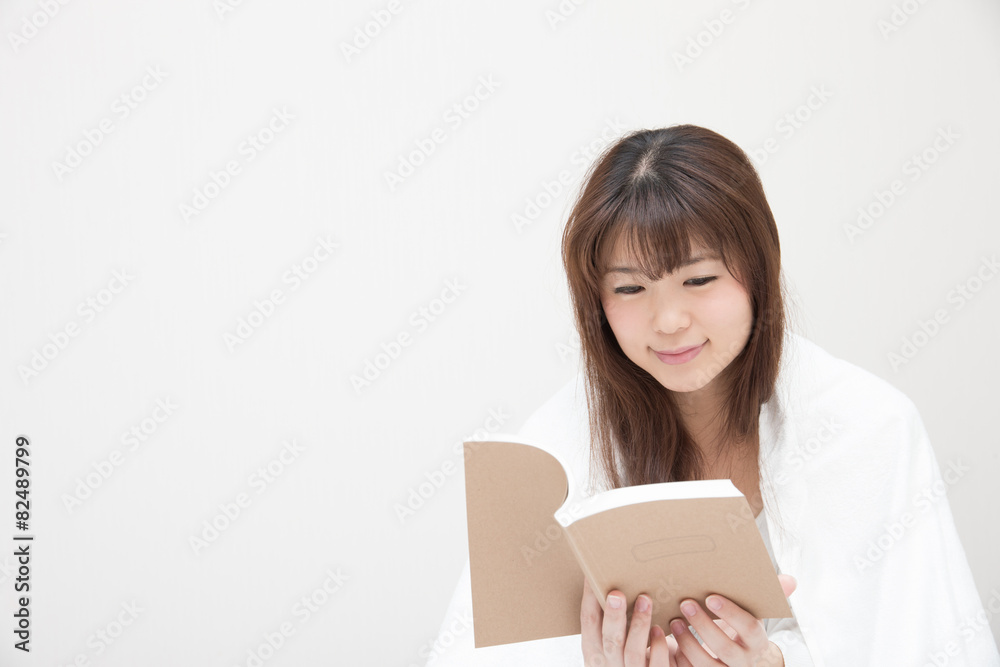 部屋着で読書 部屋着で読書