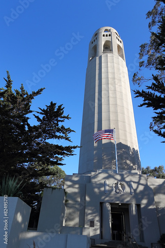 Canvas Print San Francisco's iconic Coit Tower