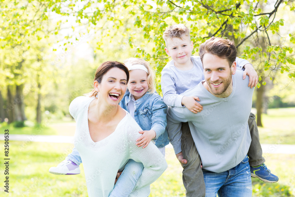 Счастливая семья. Портрет счастливой семьи. Family quotes. When we have a family. Happy family humor.