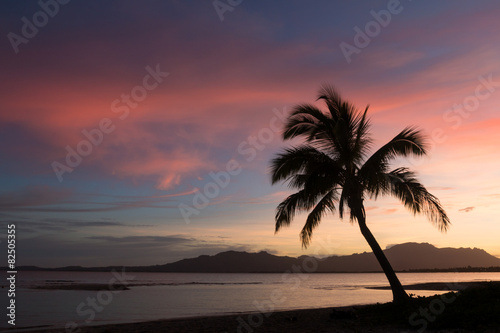 Fototapeta Naklejka Na Ścianę i Meble -  Sunrise at a beach, Fiji