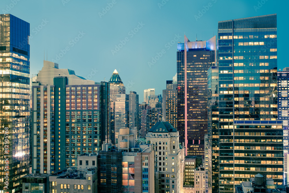 Obraz premium Widok na panoramę Manhattanu o zmierzchu