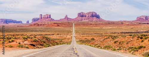 Slika na platnu descending into Monument Valley at Utah  Arizona border