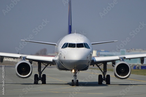 Lufthansa plane photo