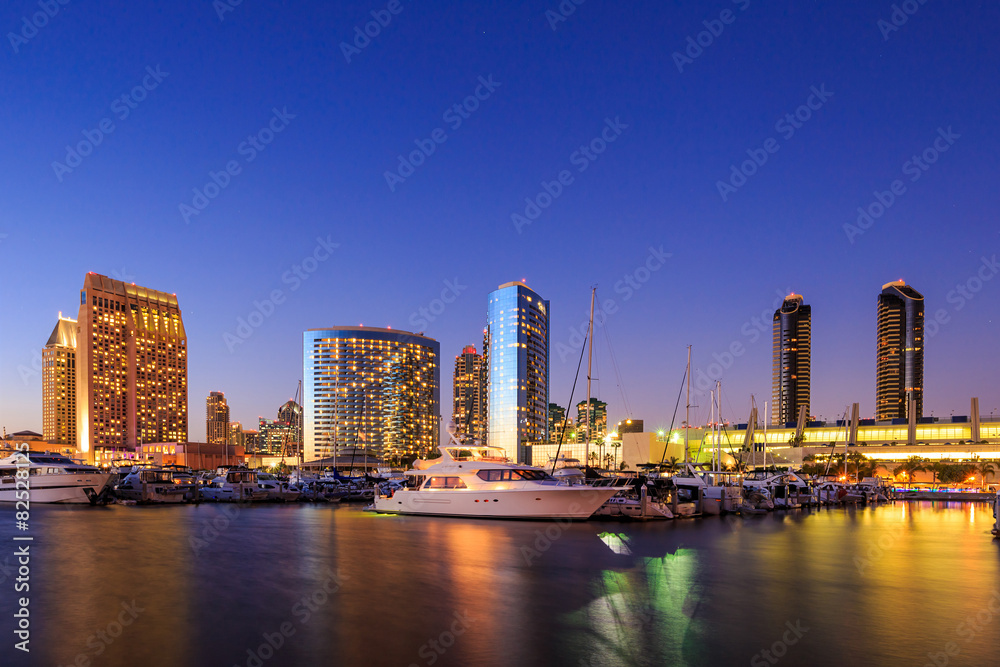 Obraz premium City View with Marina Bay at San Diego, California