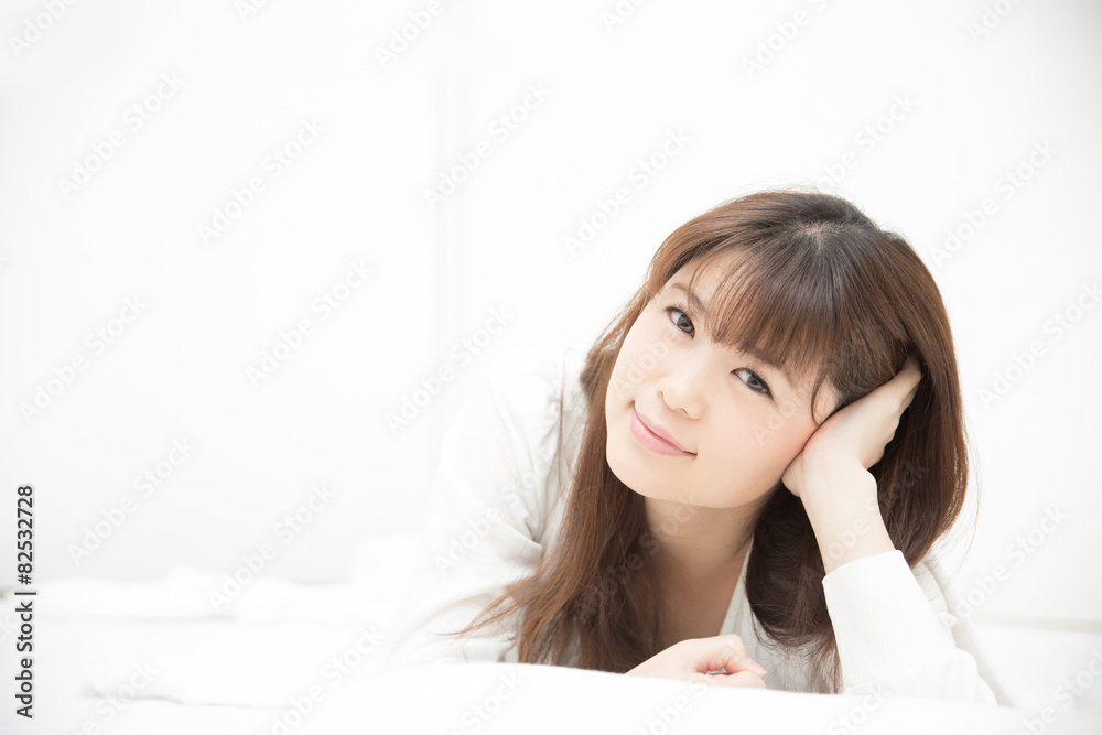 眠る女性 眠る女性