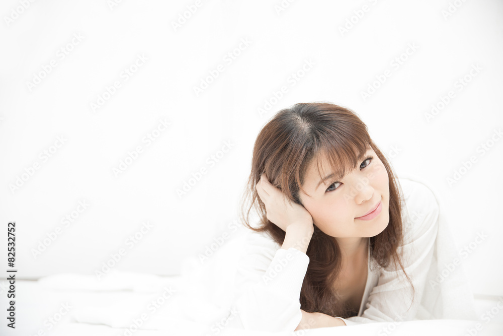 眠る女性 眠る女性
