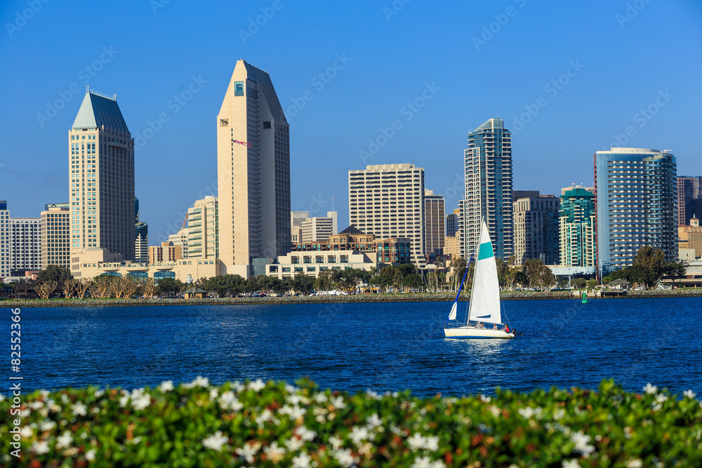 Fototapeta premium Skyline of San Diego, California from Coronado Bay