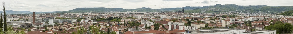 Panorama /  vue panoramique de la ville de Clermont-Ferrand