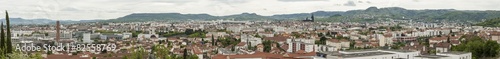 Fototapeta Naklejka Na Ścianę i Meble -  Panorama /  vue panoramique de la ville de Clermont-Ferrand