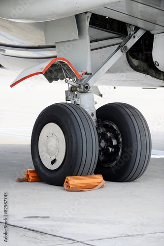 Airplane wheels © roibu