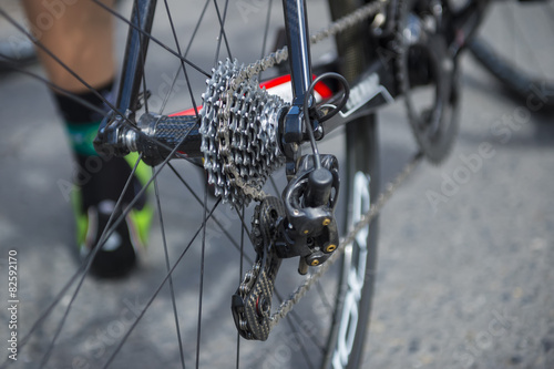 Detalle de una bicicleta profesional de ciclismo de carretera photo